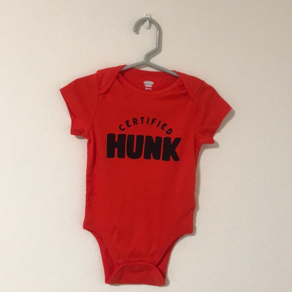 New old navy onesie with tag attached